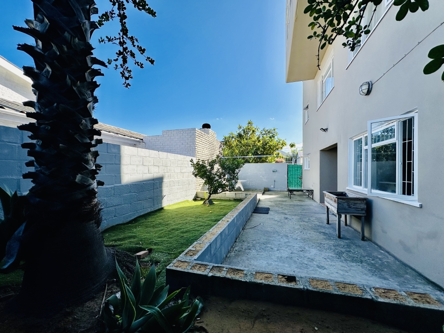 6 Bedroom Property for Sale in Onrus Western Cape